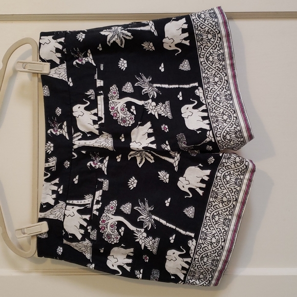 Ann Taylor Loft Riviera Short - Picture 2 of 6